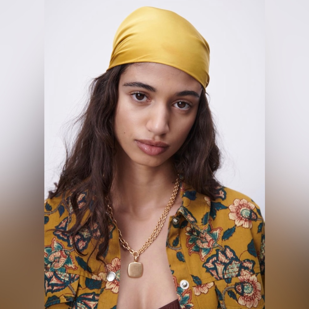 ZARA||Medallion Necklace Gold
